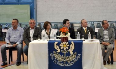 APAES da região de Pindamonhangaba recebem doação de 164 cadeiras de rodas