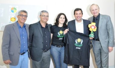 Secretário de Desenvolvimento Social visita a FEAPAES-SP