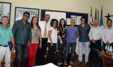 Prefeitura de Taubaté e FEAPAES-SP firmam parceria para o Nossa Arte