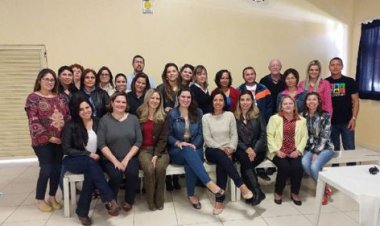 Presidente da FEAPAES-SP participa de reunião em Tatuí