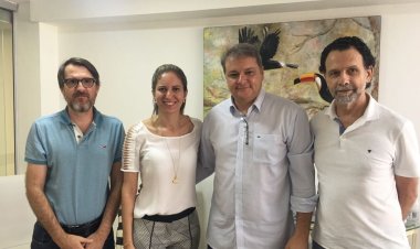 Presidente da FEAPAES-SP entrega ofício ao deputado Adérmis Marini