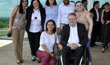 FEAPAES-SP conhece consultores internacionais que a auxiliarão em projeto da IBM