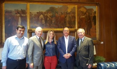 Presidente da FEAPAES é recebida por governador