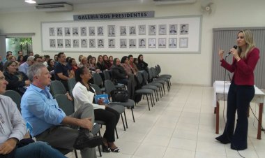 Jaboticabal recebe visita da presidente da FEAPAES