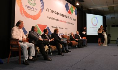 Abertura do VII Congresso Estadual das APAES lota auditório e emociona o público