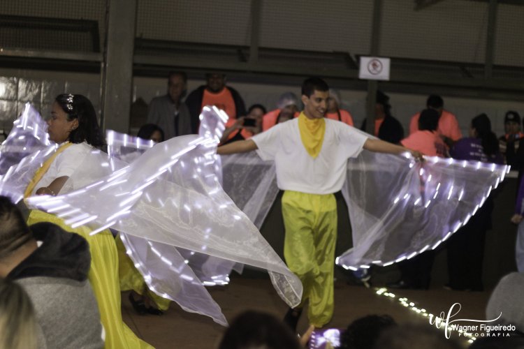 APAE de Icém-SP realiza desfile de modas com seus usuários.