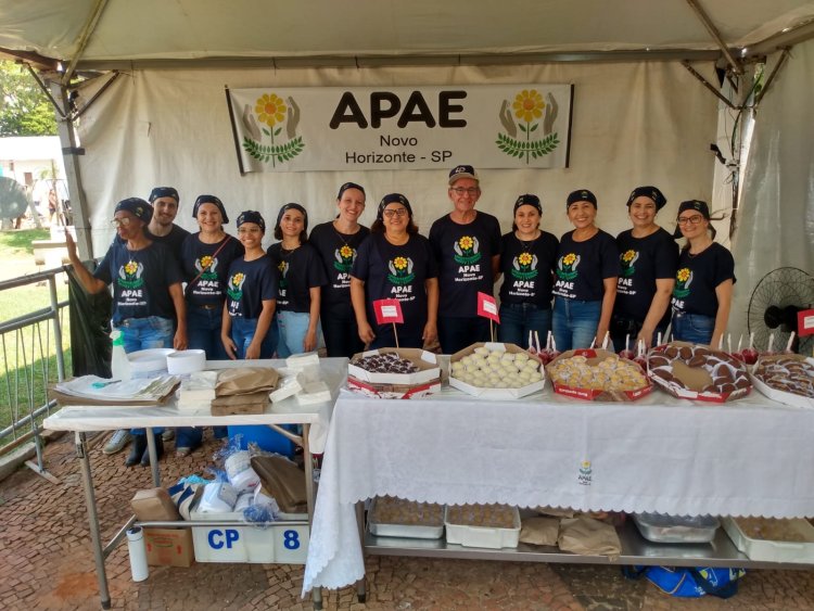 APAE de Novo Horizonte participa de evento com seus doces finos