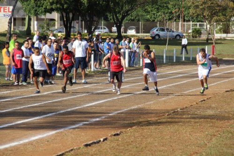 Atletismo aquece competições no terceiro dia das Olimpíadas