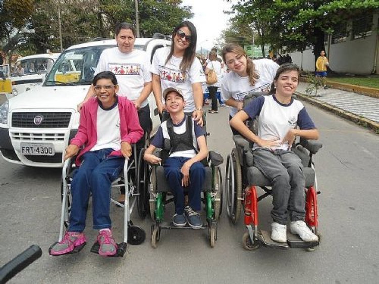 APAE de Cruzeiro realiza caminhada inclusiva