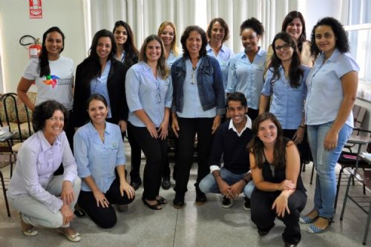 Colaboradores da FEAPAES-SP participam de curso de oratória