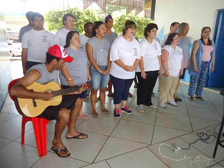 APAE de Martinópolis recebe moção de aplausos da Câmara Municipal