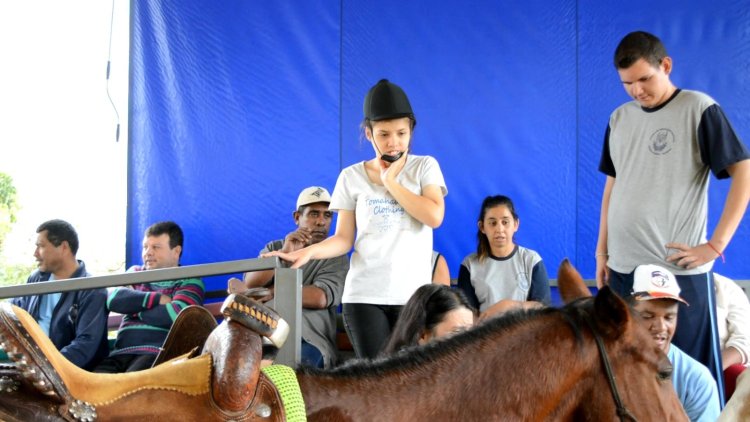 Equoterapia na APAE de Palmital