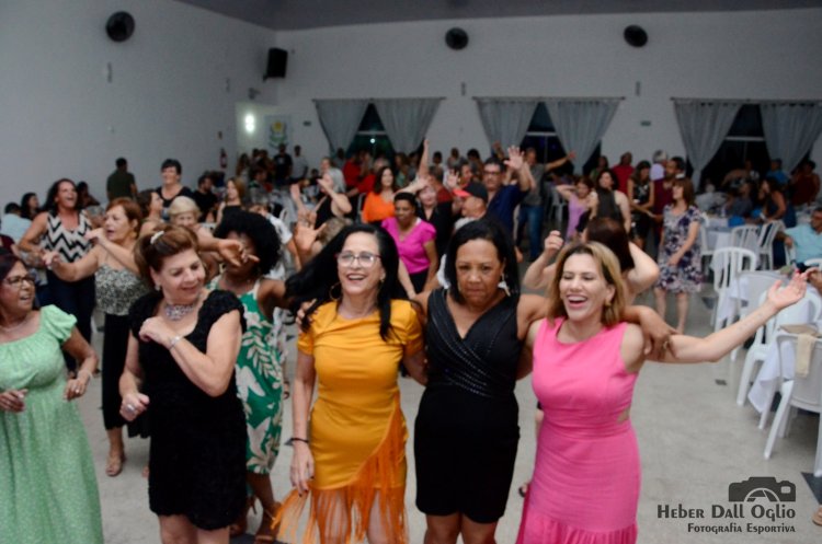 APAE Mairinque realiza baile de gala no encerramento das atividades anuais