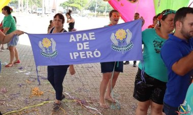 Atendidos da APAE de Iperó participam de carnaval inclusivo