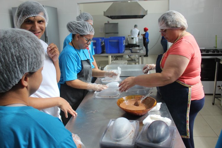 "O lixo virou chocolate" na APAE de Caçapava