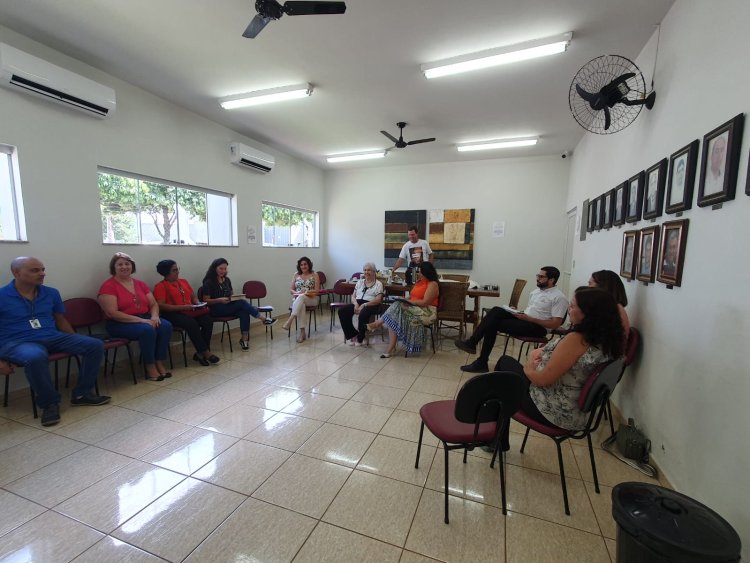 Com presença da FEAPAES-SP, Ministério da Saúde visita a APAE de Altinópolis