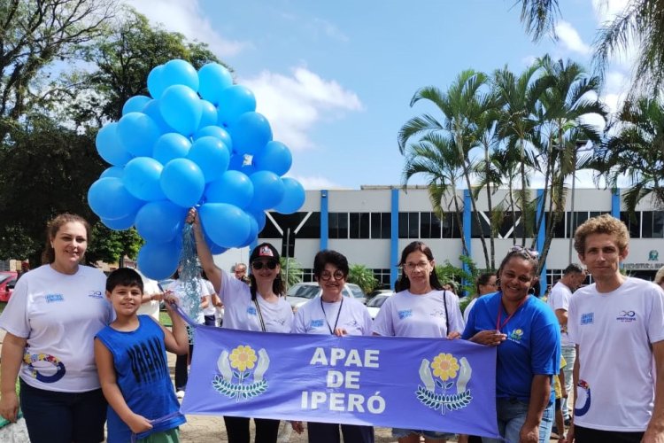 APAE de Iperó participa de caminhadas para Conscientização do Autismo