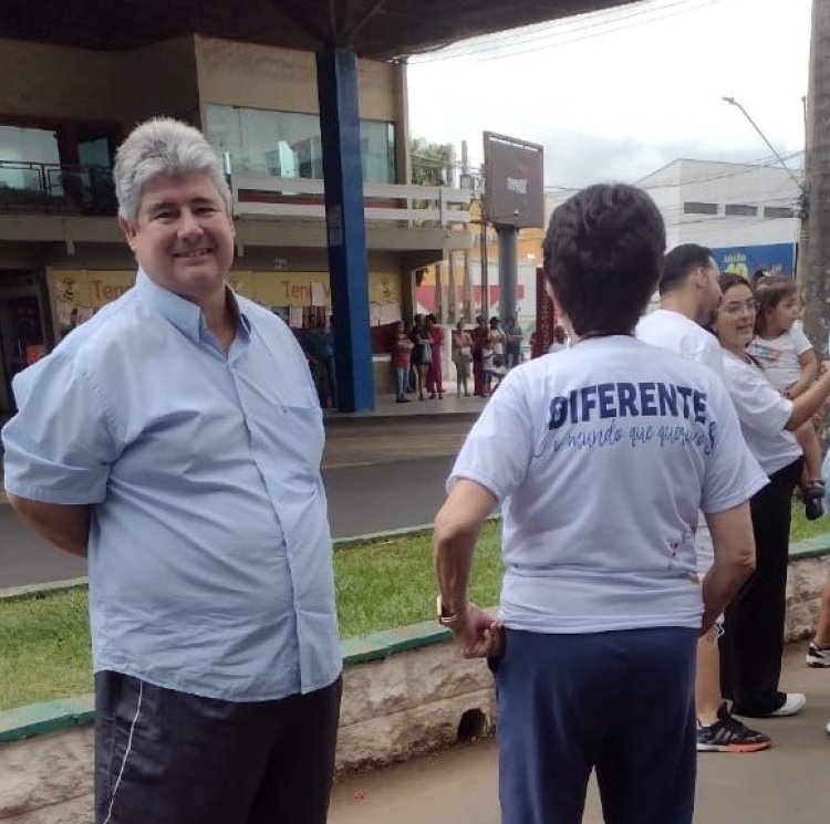 APAE de Iperó participa de caminhadas para Conscientização do Autismo