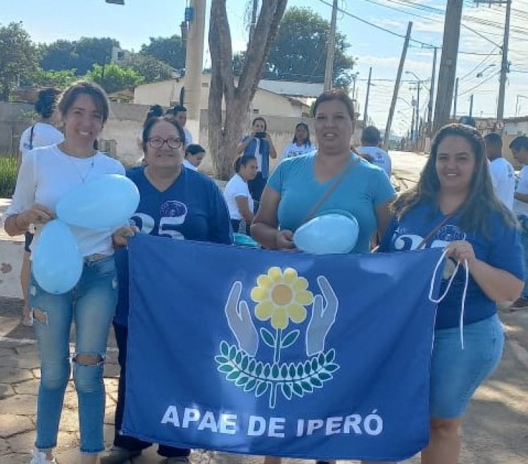 APAE de Iperó participa de caminhadas para Conscientização do Autismo