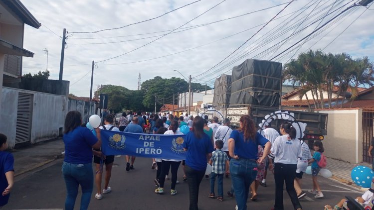 APAE de Iperó participa de caminhadas para Conscientização do Autismo