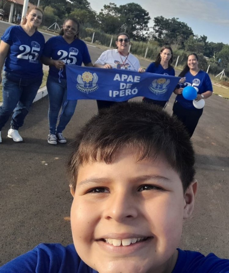 APAE de Iperó participa de caminhadas para Conscientização do Autismo