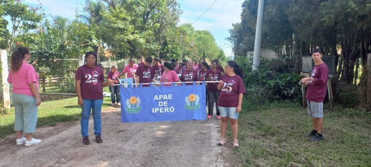 APAE de Iperó realiza desfile cívico