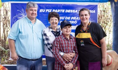 Festa junina da APAE de Iperó com participação da APAE de Boituva