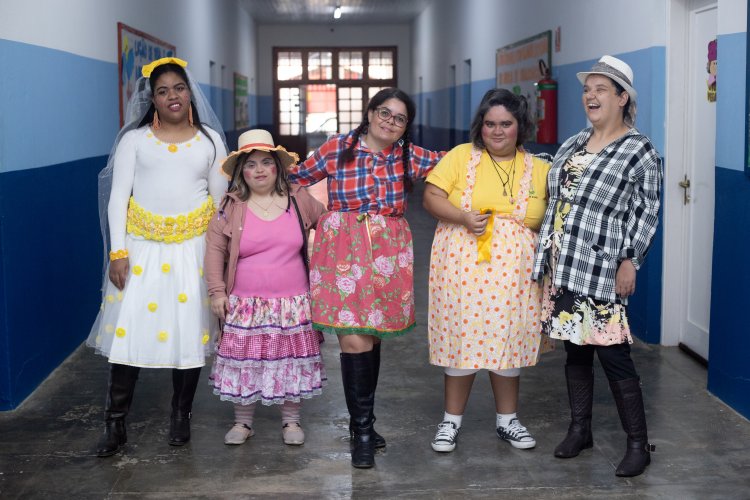 Festa junina da APAE de Iperó com participação da APAE de Boituva