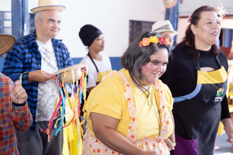 Festa junina da APAE de Iperó com participação da APAE de Boituva