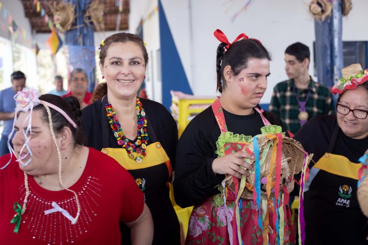 Festa junina da APAE de Iperó com participação da APAE de Boituva