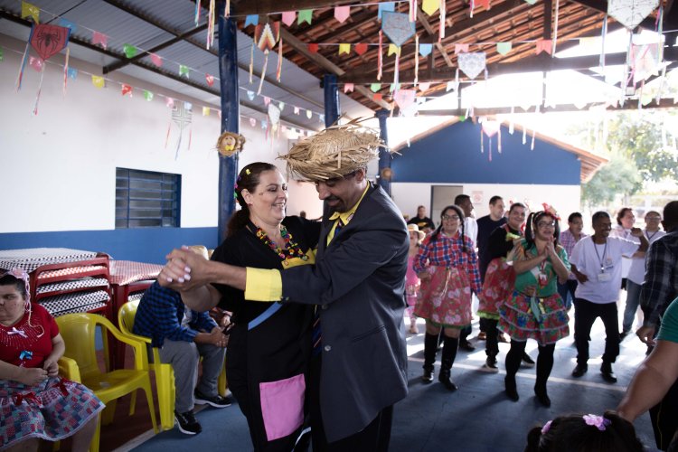 Festa junina da APAE de Iperó com participação da APAE de Boituva