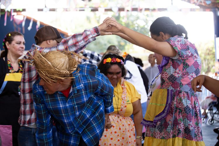 Festa junina da APAE de Iperó com participação da APAE de Boituva