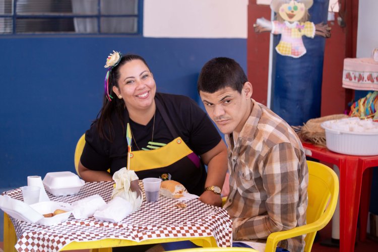 Festa junina da APAE de Iperó com participação da APAE de Boituva