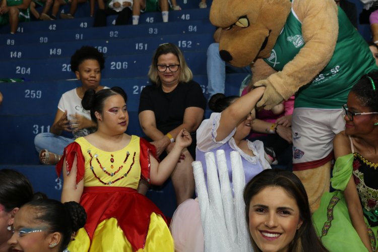 Sesi Franca Basquete e FEAPAES-SP promovem ação e jogo de exibição pelo Setembro Verde