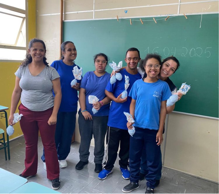 Voluntários espalham alegria com entrega de ovos de Páscoa na APAE de Mogi das Cruzes