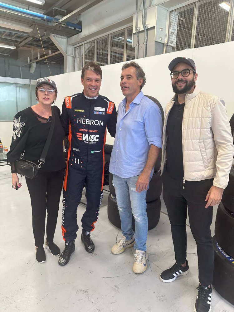 FEAPAES-SP e Instituto Iguais promovem ação de inclusão na Porsche Cup Brasil