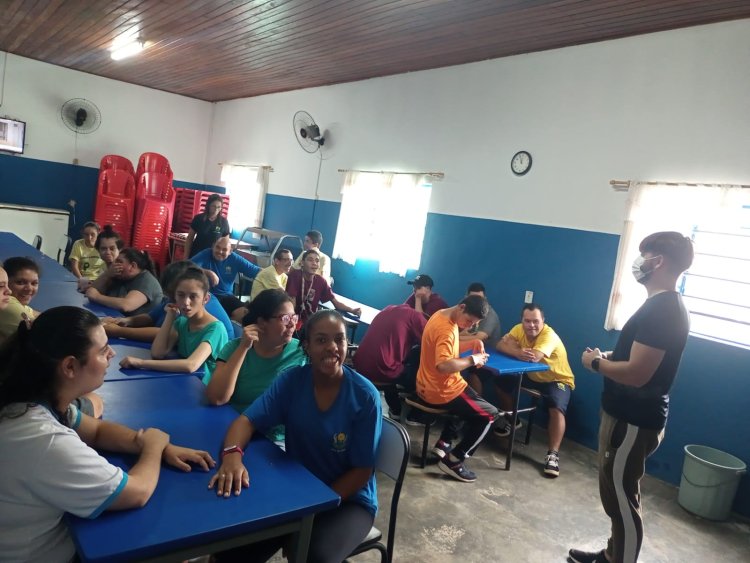 Higiene Bucal é tema de palestra e atendimento individualizado na APAE de Iperó