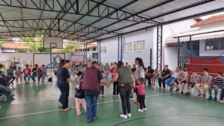 Celebrando o dia da família na escola