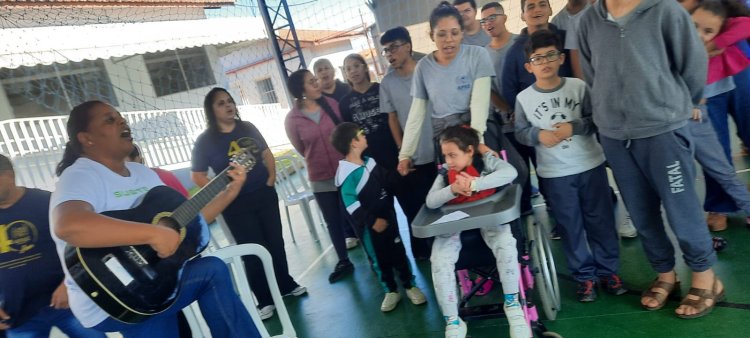 Celebrando o dia da família na escola