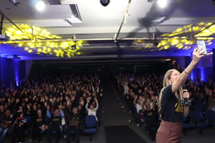Abertura presencial do Colégio de Líderes da FEAPAES-SP reúne mais de 500 participantes e lança programa inédito “Construindo Legados”