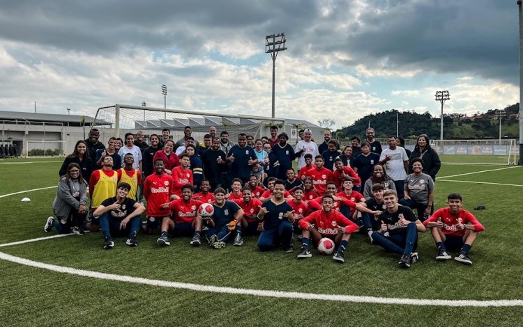Sub-14 do Red Bull Bragantino promove tarde especial com a APAE de Atibaia