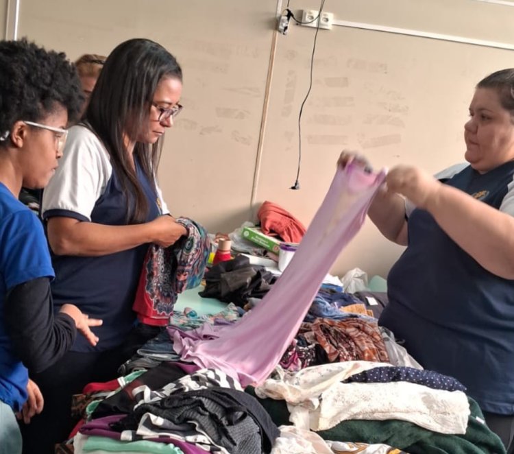 Projeto “Escola & Empresa” promove vivência empreendedora com brechó solidário em sala de aula