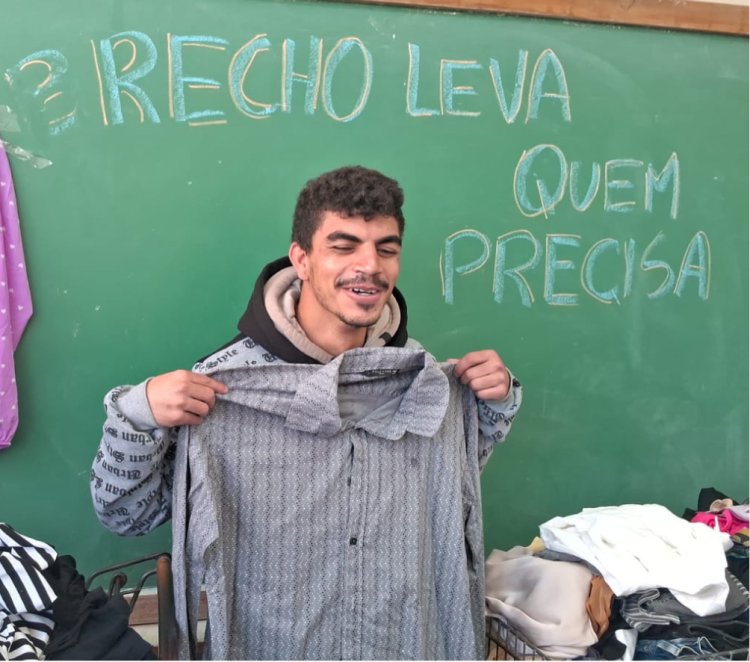 Projeto “Escola & Empresa” promove vivência empreendedora com brechó solidário em sala de aula