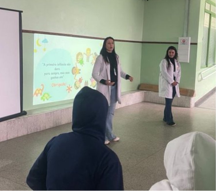 APAE de Mogi destaca importância da estimulação precoce em palestra alusiva ao Agosto Verde