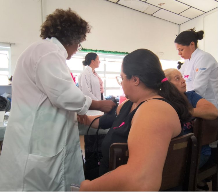Palestra sobre câncer de colo de útero marca abertura do Outubro Rosa na APAE de Mogi das Cruzes