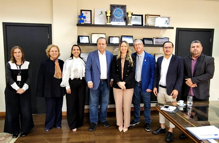 Federação das APAEs do Estado de São Paulo e APAE Brasil se reúnem com o secretário Eleuses Paiva para fortalecer ações de saúde voltadas ao TEA