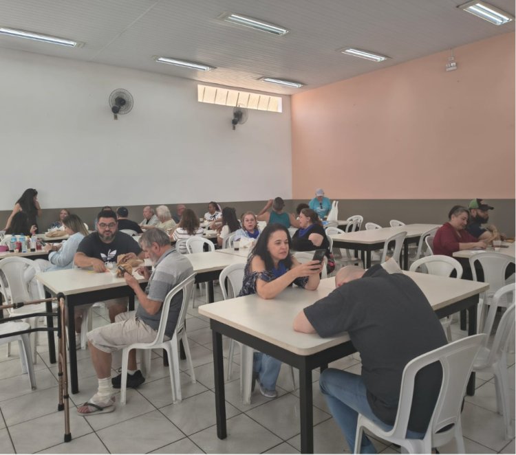 Evento solidário “Clássicos sobre Rodas” reúne apaixonados por veículos antigos e arrecada fundos para a APAE de Mogi das Cruzes