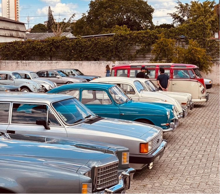 Evento solidário “Clássicos sobre Rodas” reúne apaixonados por veículos antigos e arrecada fundos para a APAE de Mogi das Cruzes