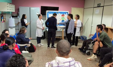 Atendidos do Diversidade Humana da APAE de Mogi participam de ação especial do Novembro Azul