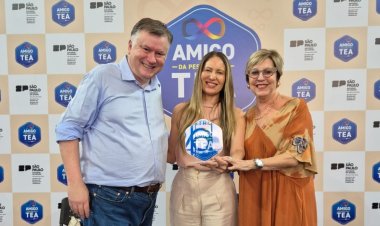 Inclusão reconhecida com excelência: FEAPAES-SP recebe oficialmente Selo Amigo da Pessoa com TEA